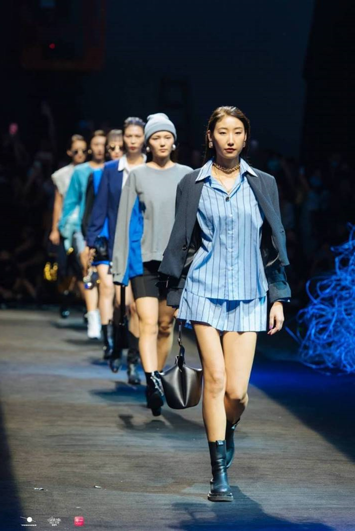 说明: //p2.itc.cn/q_70/images03/20200726/88533fb7c5324afe8c8ee9d33e7df73b.jpeg